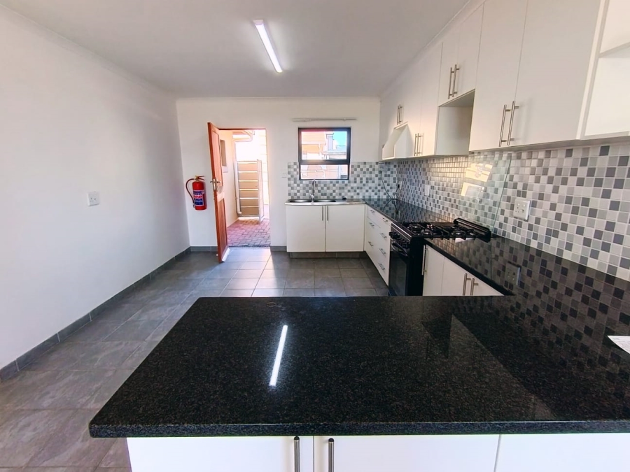 3 Bedroom Property for Sale in Heiderand Western Cape